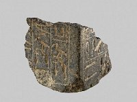 Aeg S 2  Aeg S 2, Eckfragment einer Statue des Thotnofri, Schwarzer Granit, H 6,6 cm, B 6,2 cm, T 5,9 cm : Bestandskatalog Ägypten, Museumsfoto: Claus Cordes